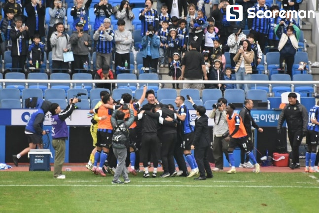 윤정환호 인천 유나이티드 K리그2 조기 우승 확정... 350일 만에 K리그1 승격